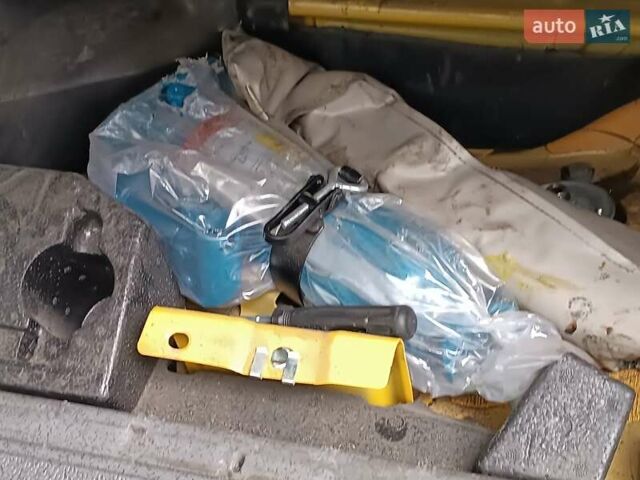 Желтый Мерседес Sprinter, объемом двигателя 2.2 л и пробегом 355 тыс. км за 19850 $, фото 58 на Automoto.ua