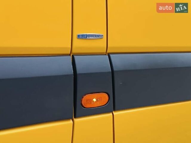 Желтый Мерседес Sprinter, объемом двигателя 2.2 л и пробегом 355 тыс. км за 19850 $, фото 26 на Automoto.ua