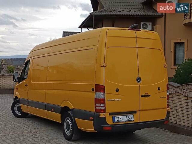 Желтый Мерседес Sprinter, объемом двигателя 2.2 л и пробегом 355 тыс. км за 19850 $, фото 7 на Automoto.ua
