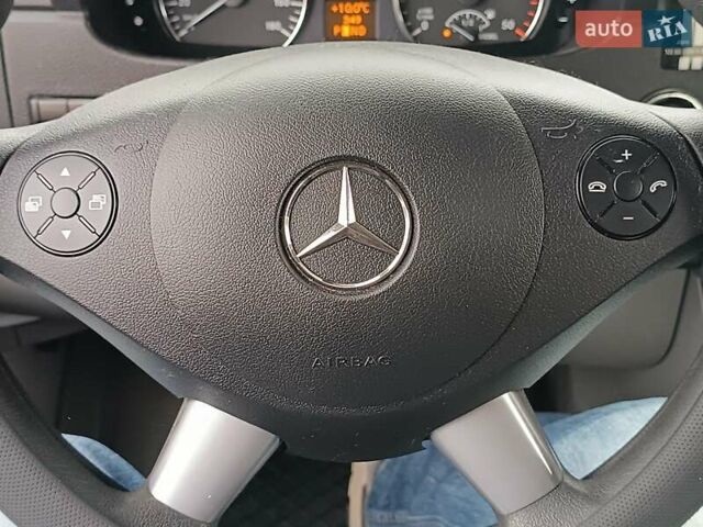 Желтый Мерседес Sprinter, объемом двигателя 2.2 л и пробегом 355 тыс. км за 19850 $, фото 31 на Automoto.ua