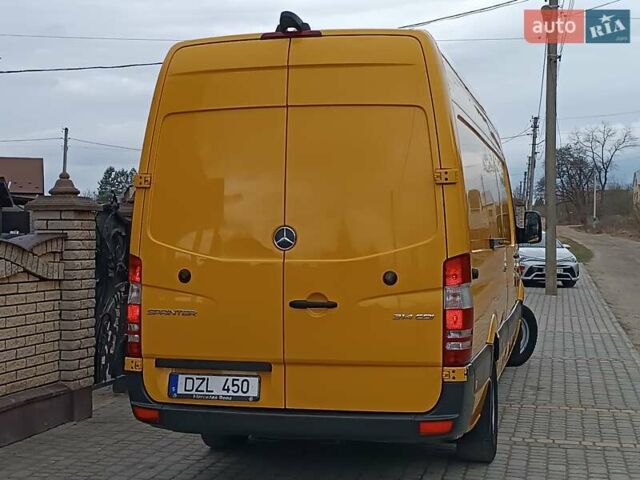 Желтый Мерседес Sprinter, объемом двигателя 2.2 л и пробегом 355 тыс. км за 19850 $, фото 22 на Automoto.ua