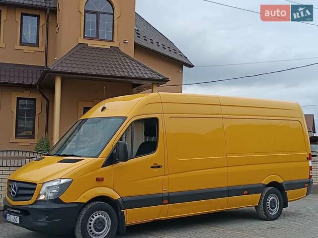 Желтый Мерседес Sprinter, объемом двигателя 2.2 л и пробегом 355 тыс. км за 19850 $, фото 4 на Automoto.ua