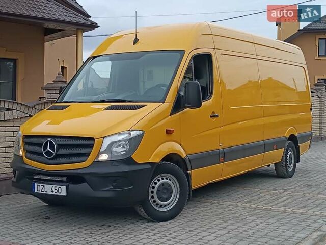 Желтый Мерседес Sprinter, объемом двигателя 2.2 л и пробегом 355 тыс. км за 19850 $, фото 2 на Automoto.ua
