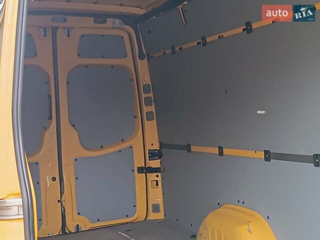 Жовтий Мерседес Sprinter, об'ємом двигуна 0 л та пробігом 320 тис. км за 18999 $, фото 53 на Automoto.ua