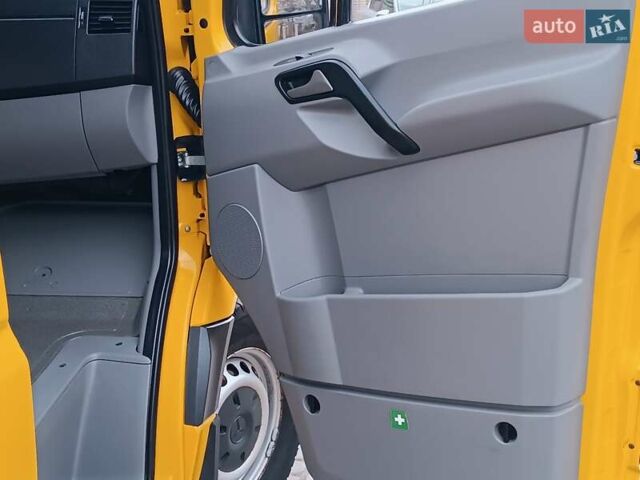 Желтый Мерседес Sprinter, объемом двигателя 2.2 л и пробегом 355 тыс. км за 19850 $, фото 49 на Automoto.ua