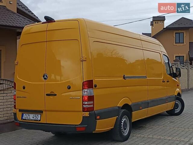 Желтый Мерседес Sprinter, объемом двигателя 2.2 л и пробегом 355 тыс. км за 19850 $, фото 19 на Automoto.ua
