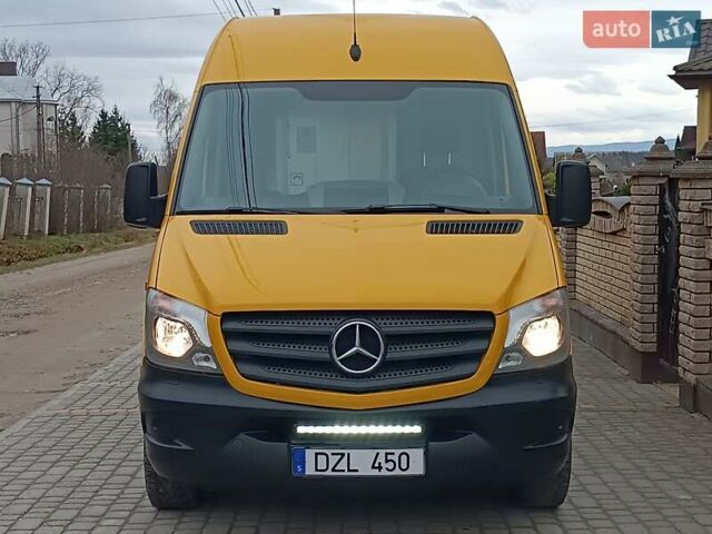 Желтый Мерседес Sprinter, объемом двигателя 2.2 л и пробегом 355 тыс. км за 19850 $, фото 14 на Automoto.ua