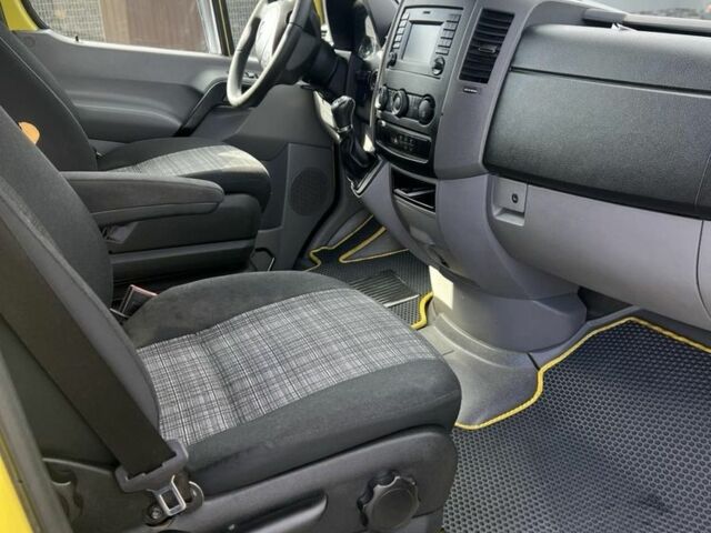 Мерседес Sprinter 2017 у Івано-Франківську на Automoto.ua Жовтий Мерседес Sprinter, об'ємом двигуна 2.1 л та пробігом 315 тис. км за 17495 $, фото 6 на Automoto.ua