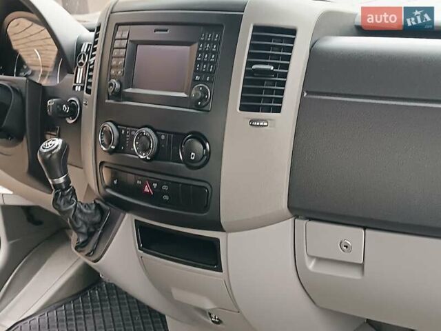 Желтый Мерседес Sprinter, объемом двигателя 2.2 л и пробегом 355 тыс. км за 19850 $, фото 44 на Automoto.ua