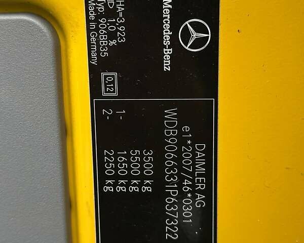 Желтый Мерседес Sprinter, объемом двигателя 2.14 л и пробегом 216 тыс. км за 19500 $, фото 44 на Automoto.ua
