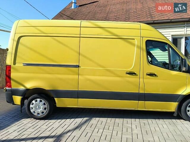 Желтый Мерседес Sprinter, объемом двигателя 2.14 л и пробегом 348 тыс. км за 27500 $, фото 8 на Automoto.ua