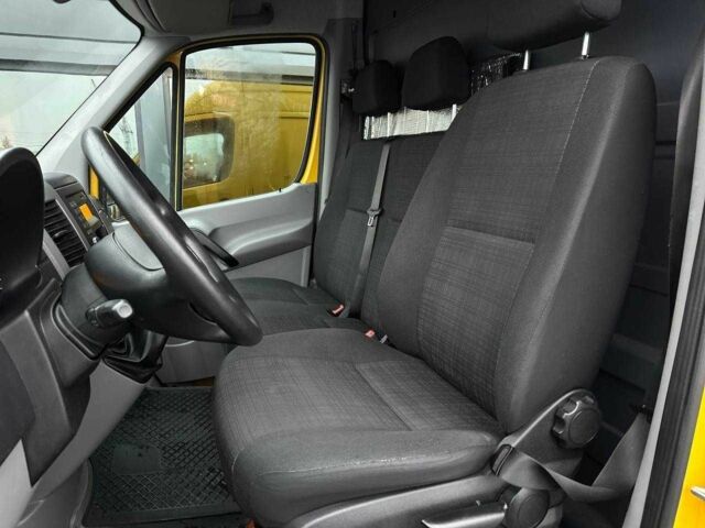 Желтый Мерседес Sprinter, объемом двигателя 2.1 л и пробегом 230 тыс. км за 19500 $, фото 8 на Automoto.ua