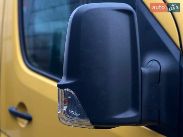 Желтый Мерседес Sprinter, объемом двигателя 2.14 л и пробегом 216 тыс. км за 19500 $, фото 21 на Automoto.ua