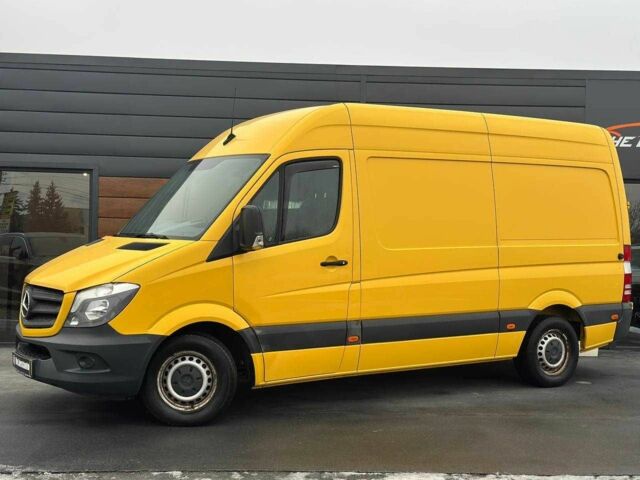 Желтый Мерседес Sprinter, объемом двигателя 2.1 л и пробегом 230 тыс. км за 19500 $, фото 2 на Automoto.ua