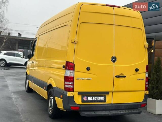 Желтый Мерседес Sprinter, объемом двигателя 2.14 л и пробегом 216 тыс. км за 19500 $, фото 10 на Automoto.ua