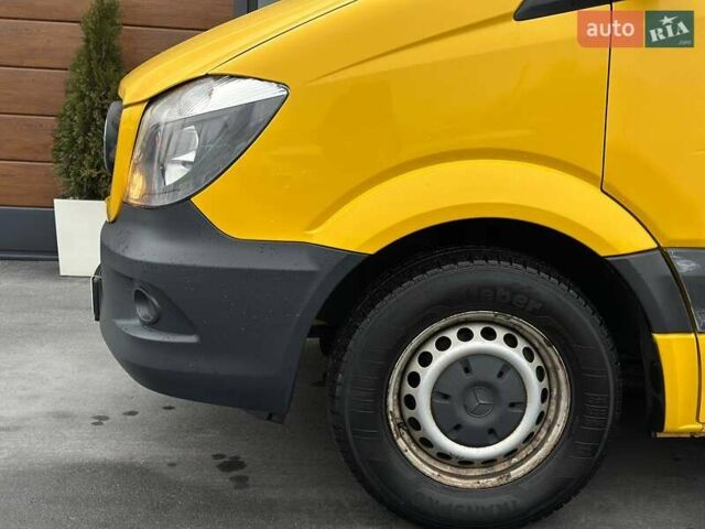 Желтый Мерседес Sprinter, объемом двигателя 2.14 л и пробегом 216 тыс. км за 19500 $, фото 16 на Automoto.ua