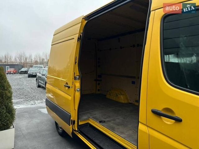 Желтый Мерседес Sprinter, объемом двигателя 2.14 л и пробегом 216 тыс. км за 19500 $, фото 37 на Automoto.ua