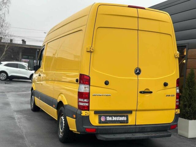 Желтый Мерседес Sprinter, объемом двигателя 2.1 л и пробегом 230 тыс. км за 19500 $, фото 5 на Automoto.ua