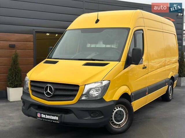 Желтый Мерседес Sprinter, объемом двигателя 2.14 л и пробегом 216 тыс. км за 19500 $, фото 1 на Automoto.ua