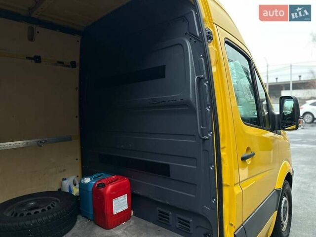 Желтый Мерседес Sprinter, объемом двигателя 2.14 л и пробегом 216 тыс. км за 19500 $, фото 40 на Automoto.ua