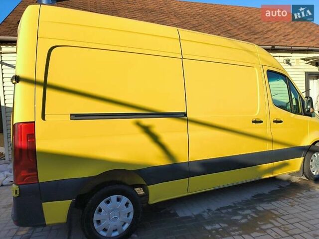Желтый Мерседес Sprinter, объемом двигателя 2.14 л и пробегом 348 тыс. км за 27500 $, фото 16 на Automoto.ua