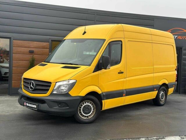 Желтый Мерседес Sprinter, объемом двигателя 2.1 л и пробегом 230 тыс. км за 19500 $, фото 1 на Automoto.ua
