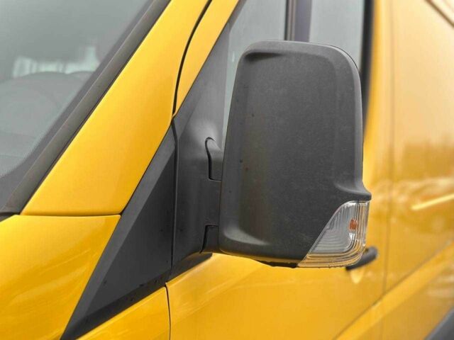 Желтый Мерседес Sprinter, объемом двигателя 2.1 л и пробегом 230 тыс. км за 19500 $, фото 16 на Automoto.ua