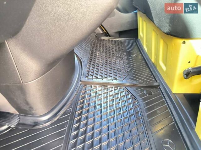 Желтый Мерседес Sprinter, объемом двигателя 2.14 л и пробегом 348 тыс. км за 27500 $, фото 22 на Automoto.ua