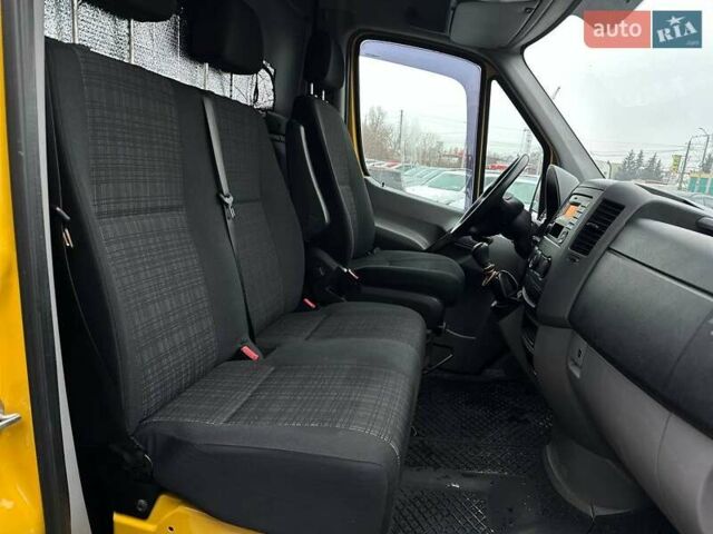 Желтый Мерседес Sprinter, объемом двигателя 2.14 л и пробегом 216 тыс. км за 19500 $, фото 33 на Automoto.ua