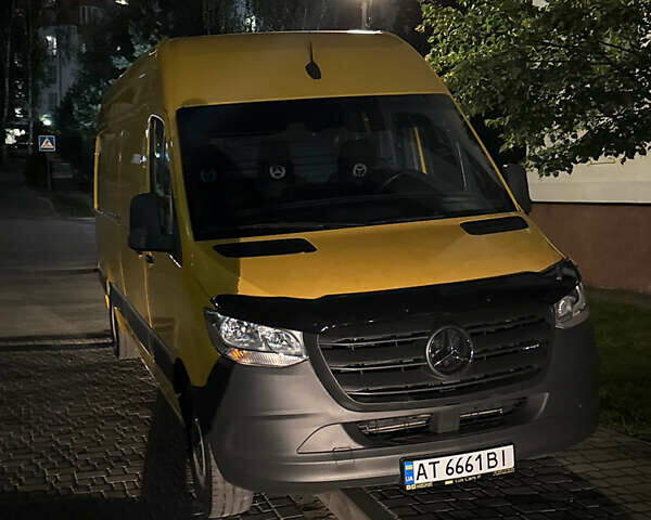 Желтый Мерседес Sprinter, объемом двигателя 2.14 л и пробегом 170 тыс. км за 25500 $, фото 4 на Automoto.ua