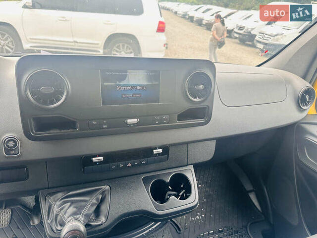 Жовтий Мерседес Sprinter, об'ємом двигуна 2.2 л та пробігом 203 тис. км за 24500 $, фото 20 на Automoto.ua
