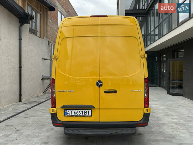 Желтый Мерседес Sprinter, объемом двигателя 2.14 л и пробегом 170 тыс. км за 25500 $, фото 14 на Automoto.ua