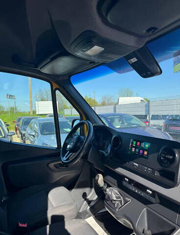 Желтый Мерседес Sprinter, объемом двигателя 2.14 л и пробегом 170 тыс. км за 25500 $, фото 6 на Automoto.ua