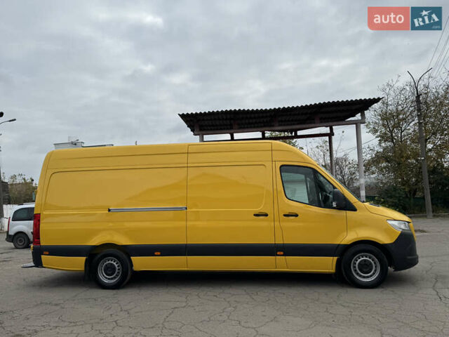 Желтый Мерседес Sprinter, объемом двигателя 2.2 л и пробегом 273 тыс. км за 26700 $, фото 11 на Automoto.ua