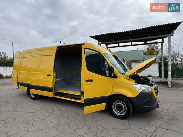 Желтый Мерседес Sprinter, объемом двигателя 2.2 л и пробегом 273 тыс. км за 26700 $, фото 59 на Automoto.ua