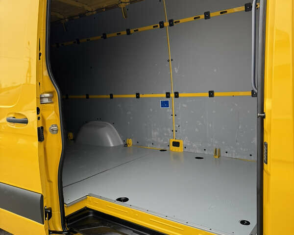 Желтый Мерседес Sprinter, объемом двигателя 2.2 л и пробегом 273 тыс. км за 26700 $, фото 42 на Automoto.ua