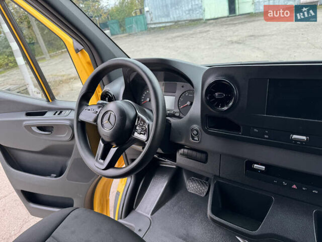 Желтый Мерседес Sprinter, объемом двигателя 2.2 л и пробегом 273 тыс. км за 26700 $, фото 39 на Automoto.ua