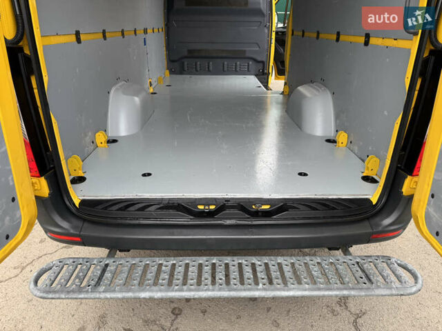 Желтый Мерседес Sprinter, объемом двигателя 2.2 л и пробегом 273 тыс. км за 26700 $, фото 45 на Automoto.ua