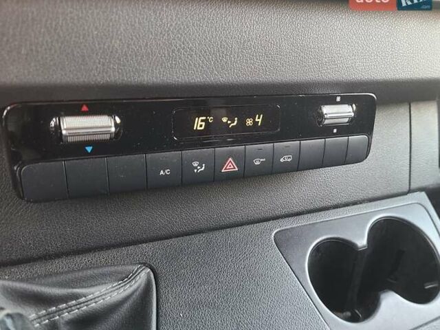 Жовтий Мерседес Sprinter, об'ємом двигуна 2.14 л та пробігом 217 тис. км за 21000 $, фото 17 на Automoto.ua