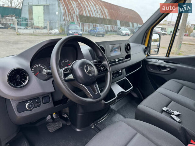 Желтый Мерседес Sprinter, объемом двигателя 2.2 л и пробегом 273 тыс. км за 26700 $, фото 25 на Automoto.ua