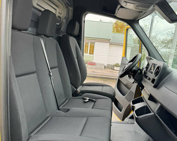Желтый Мерседес Sprinter, объемом двигателя 2.2 л и пробегом 273 тыс. км за 26700 $, фото 35 на Automoto.ua