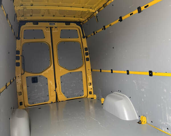 Желтый Мерседес Sprinter, объемом двигателя 2.2 л и пробегом 273 тыс. км за 26700 $, фото 43 на Automoto.ua