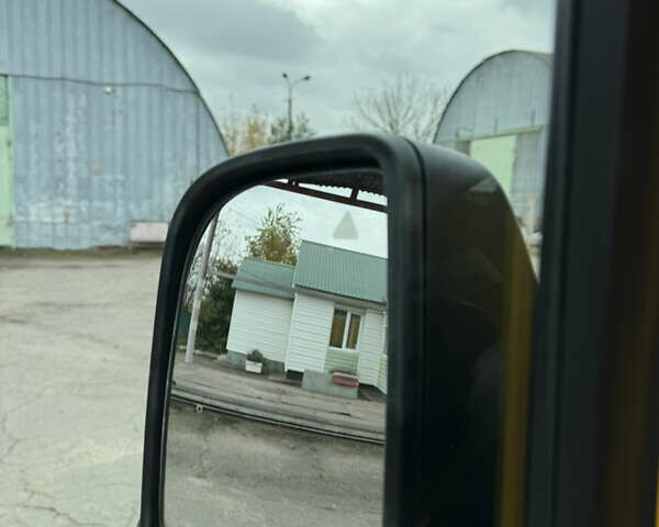 Желтый Мерседес Sprinter, объемом двигателя 2.2 л и пробегом 273 тыс. км за 26700 $, фото 21 на Automoto.ua