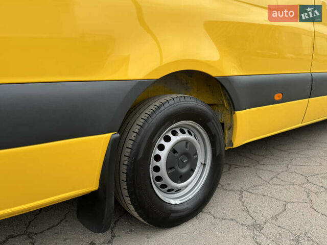 Желтый Мерседес Sprinter, объемом двигателя 2.2 л и пробегом 273 тыс. км за 26700 $, фото 14 на Automoto.ua