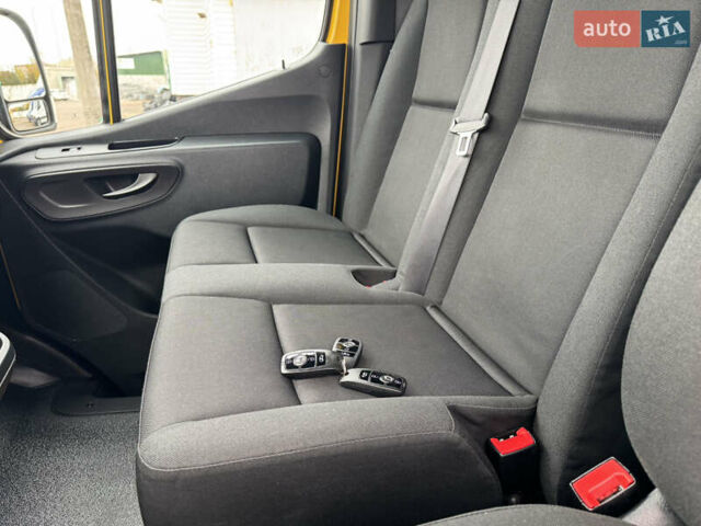 Желтый Мерседес Sprinter, объемом двигателя 2.2 л и пробегом 273 тыс. км за 26700 $, фото 30 на Automoto.ua