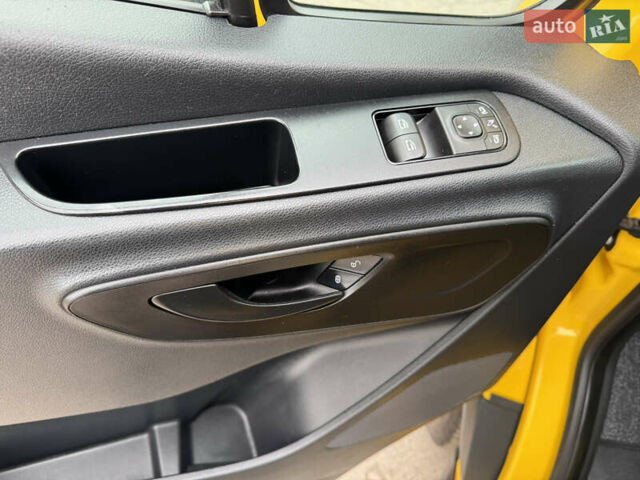Желтый Мерседес Sprinter, объемом двигателя 2.2 л и пробегом 273 тыс. км за 26700 $, фото 20 на Automoto.ua