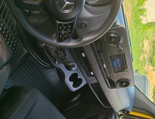 Жовтий Мерседес Sprinter, об'ємом двигуна 2.14 л та пробігом 217 тис. км за 21000 $, фото 6 на Automoto.ua
