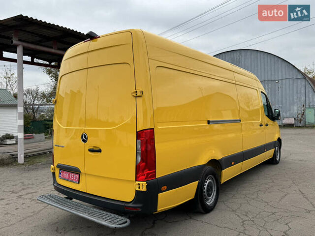 Желтый Мерседес Sprinter, объемом двигателя 2.2 л и пробегом 273 тыс. км за 26700 $, фото 12 на Automoto.ua