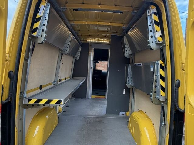 Жовтий Мерседес Sprinter, об'ємом двигуна 0 л та пробігом 63 тис. км за 18999 $, фото 5 на Automoto.ua