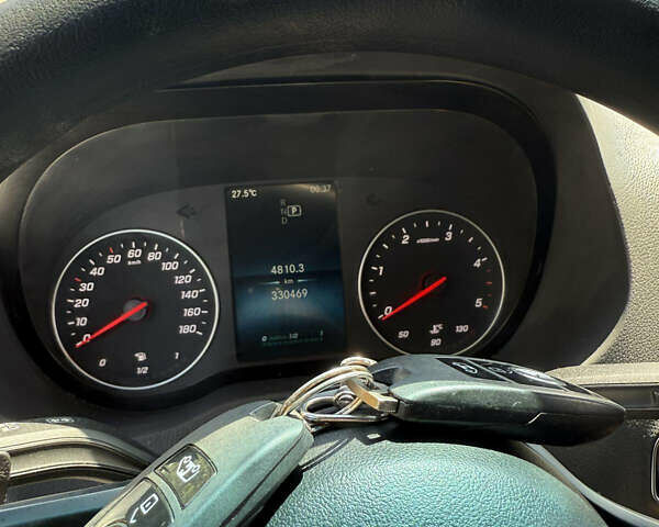 Желтый Мерседес Sprinter, объемом двигателя 2.99 л и пробегом 322 тыс. км за 40500 $, фото 4 на Automoto.ua